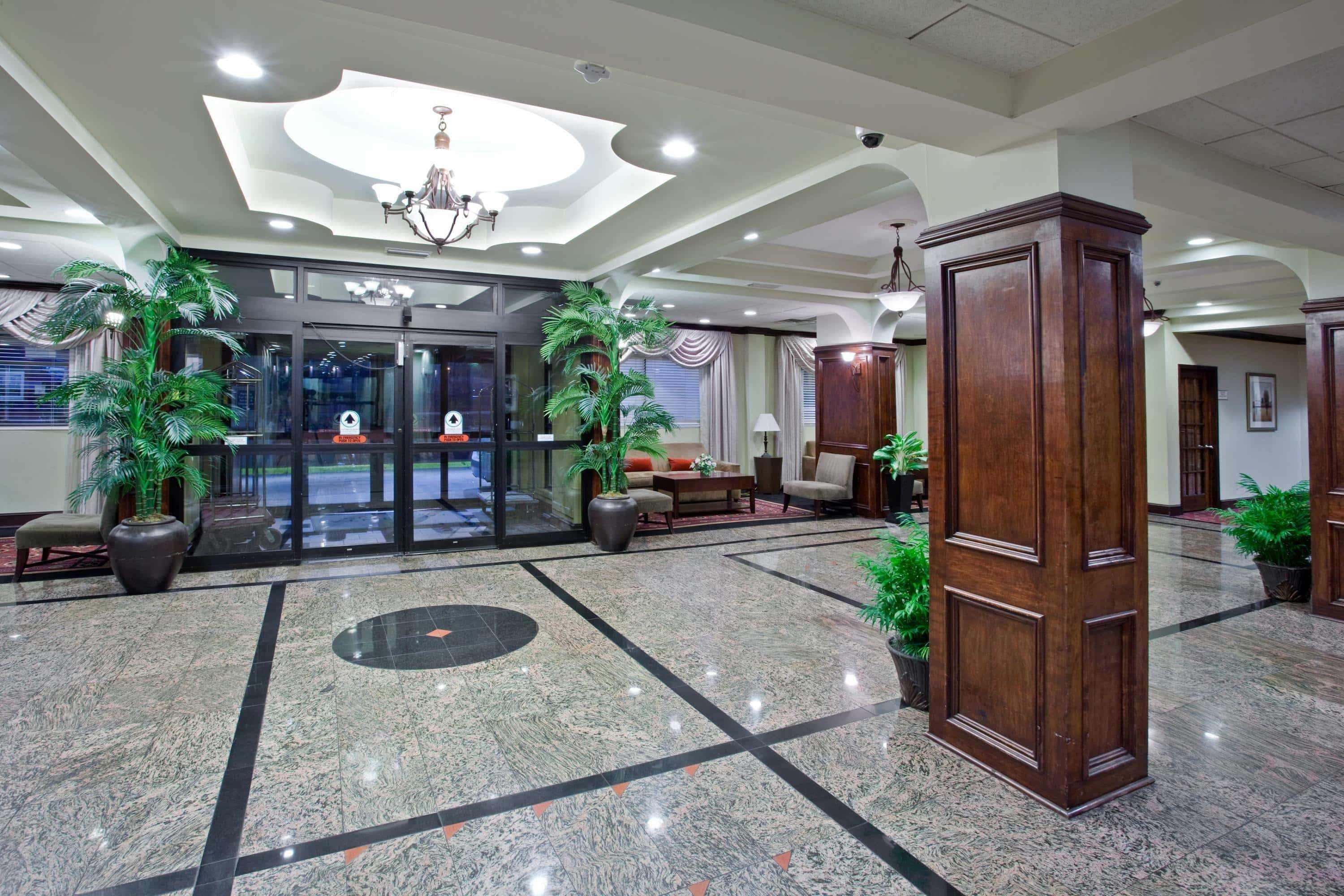 La Quinta Inn & Suites by Wyndham Downtown Conference Center
