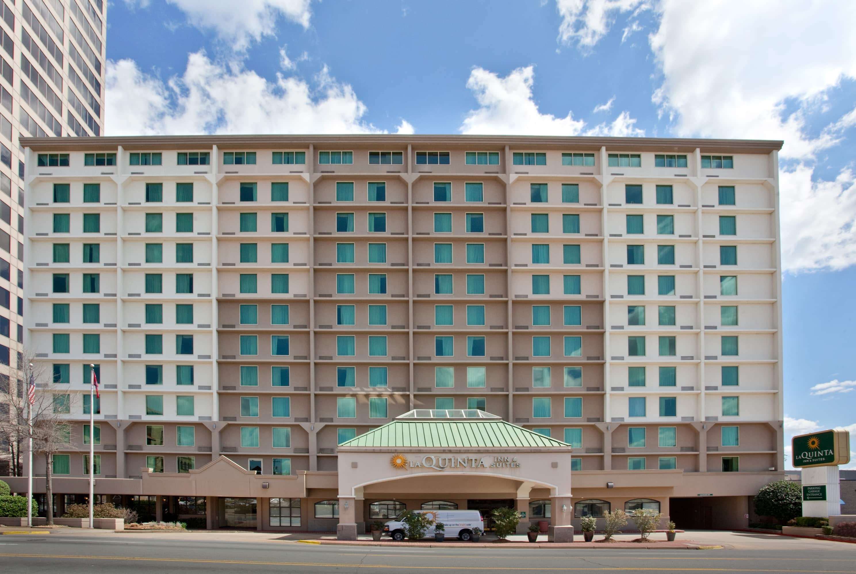 La Quinta Inn & Suites by Wyndham Downtown Conference Center