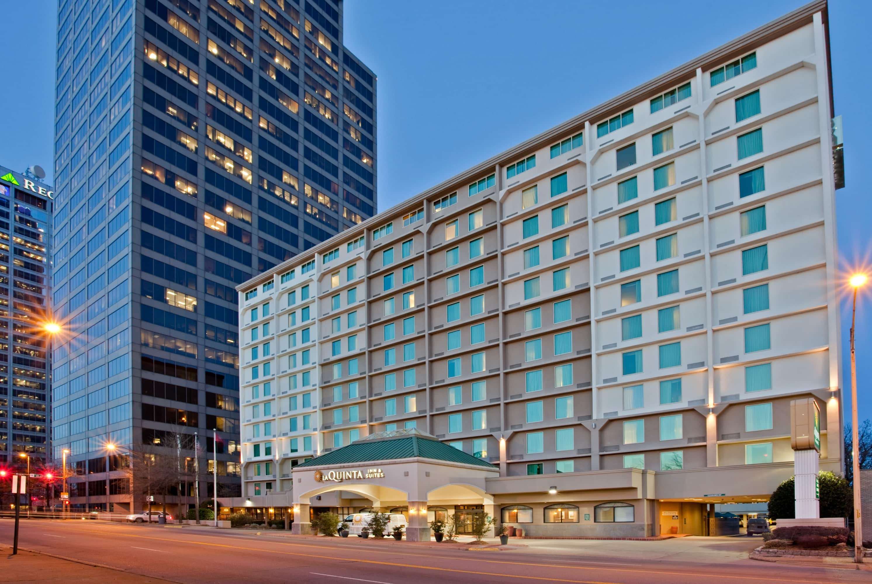 La Quinta Inn & Suites by Wyndham Downtown Conference Center