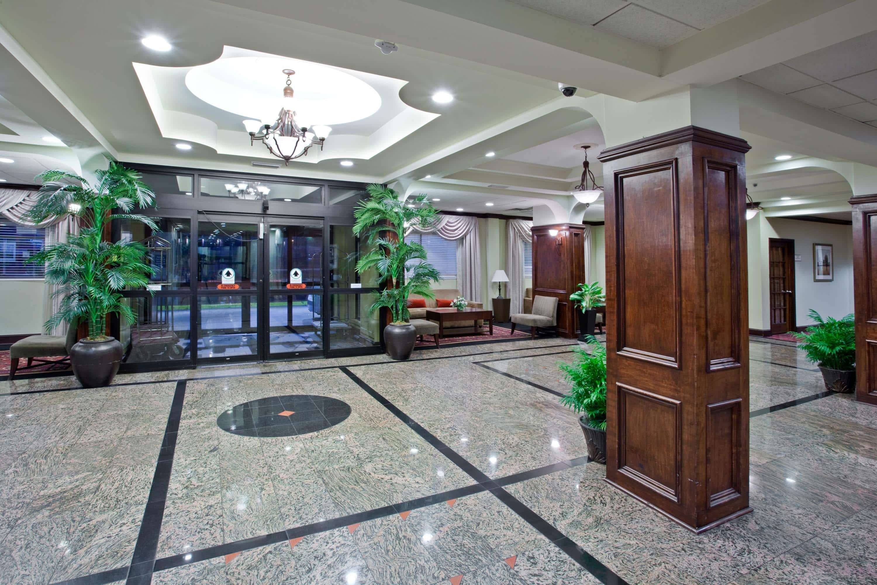 La Quinta Inn & Suites by Wyndham Downtown Conference Center