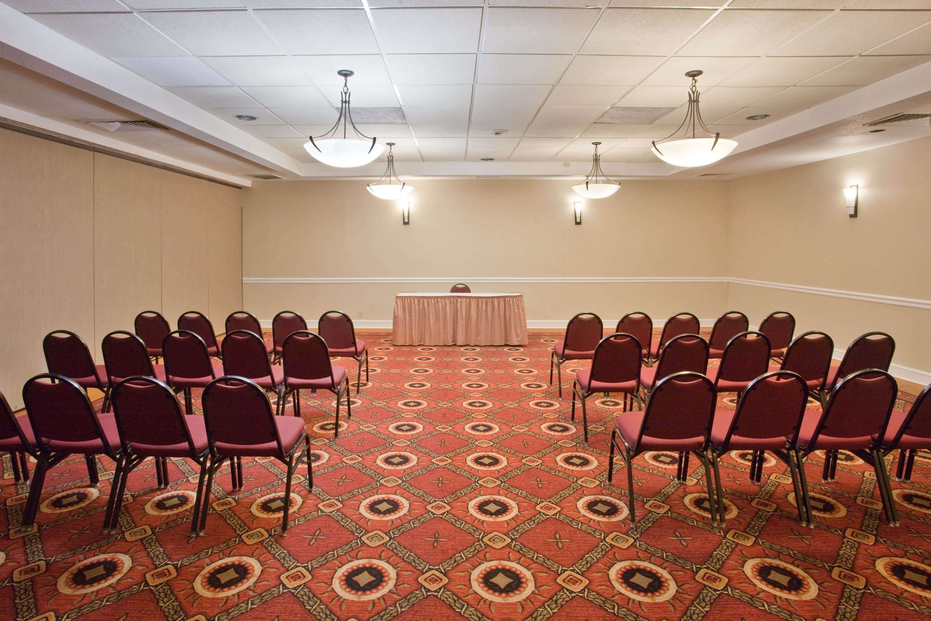 La Quinta Inn & Suites by Wyndham Downtown Conference Center