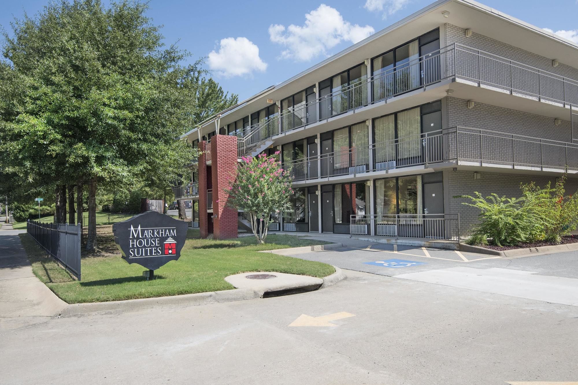 Markham House Suites