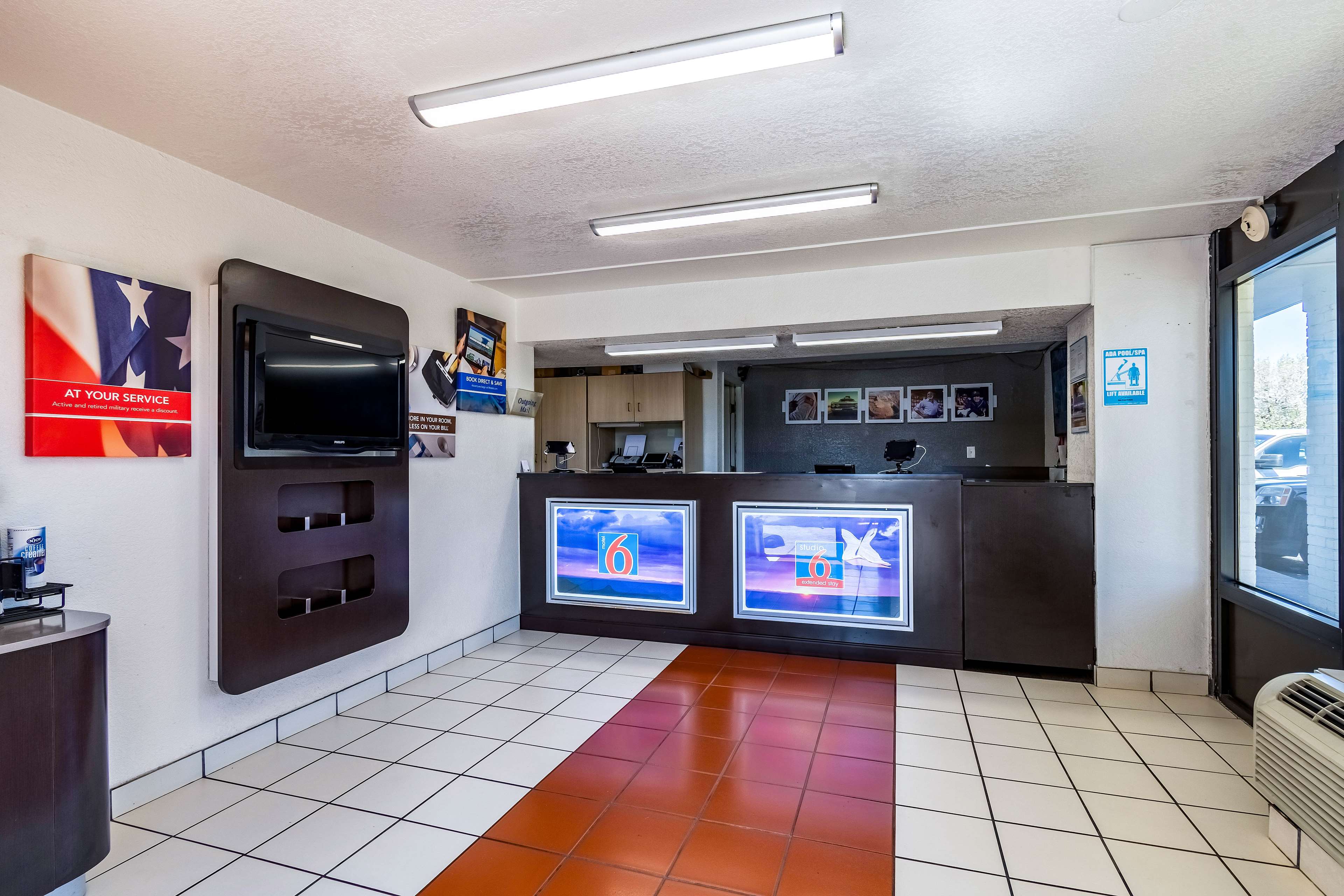 Motel 6 Little Rock, AR - West