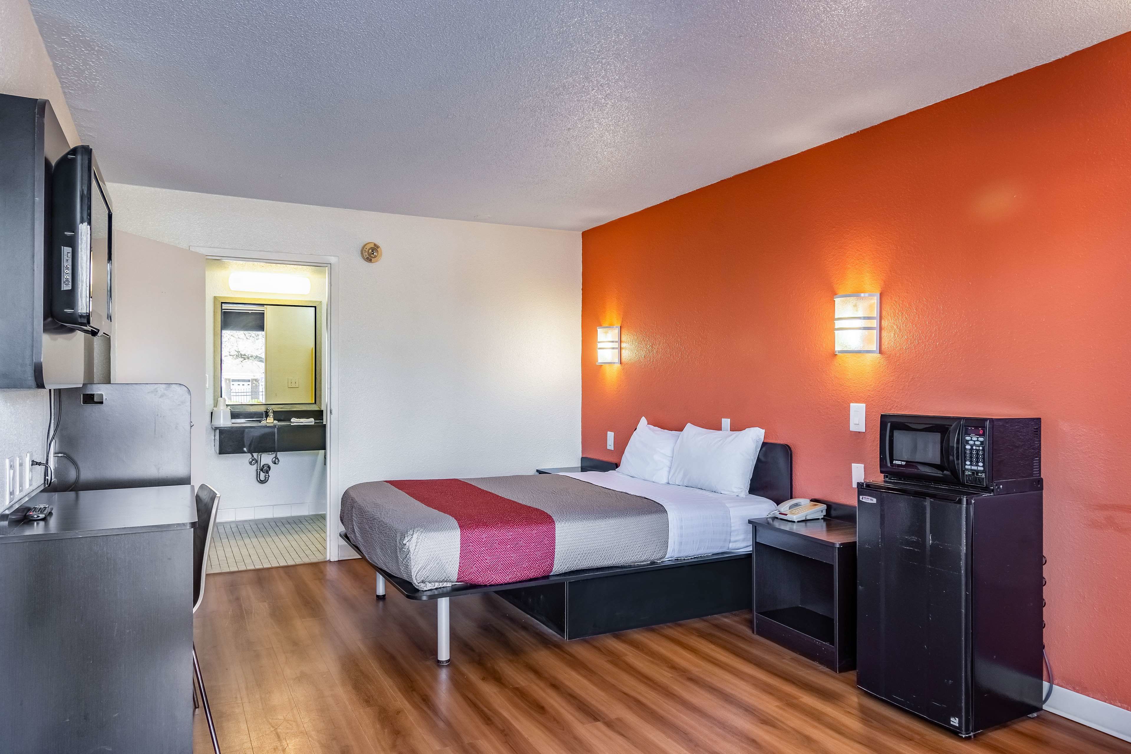 Motel 6 Little Rock, AR - West