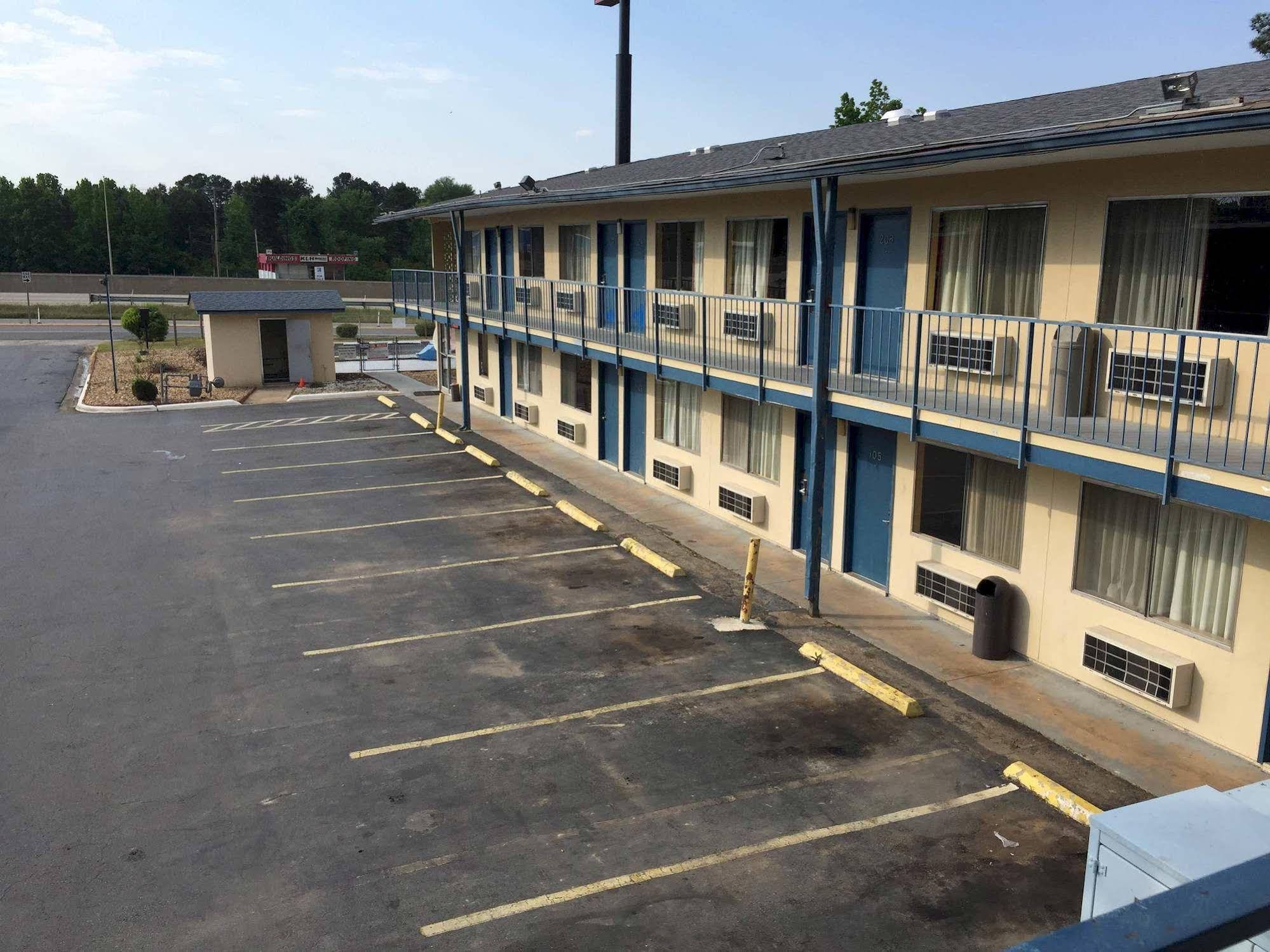 Super 7 Inn Little Rock