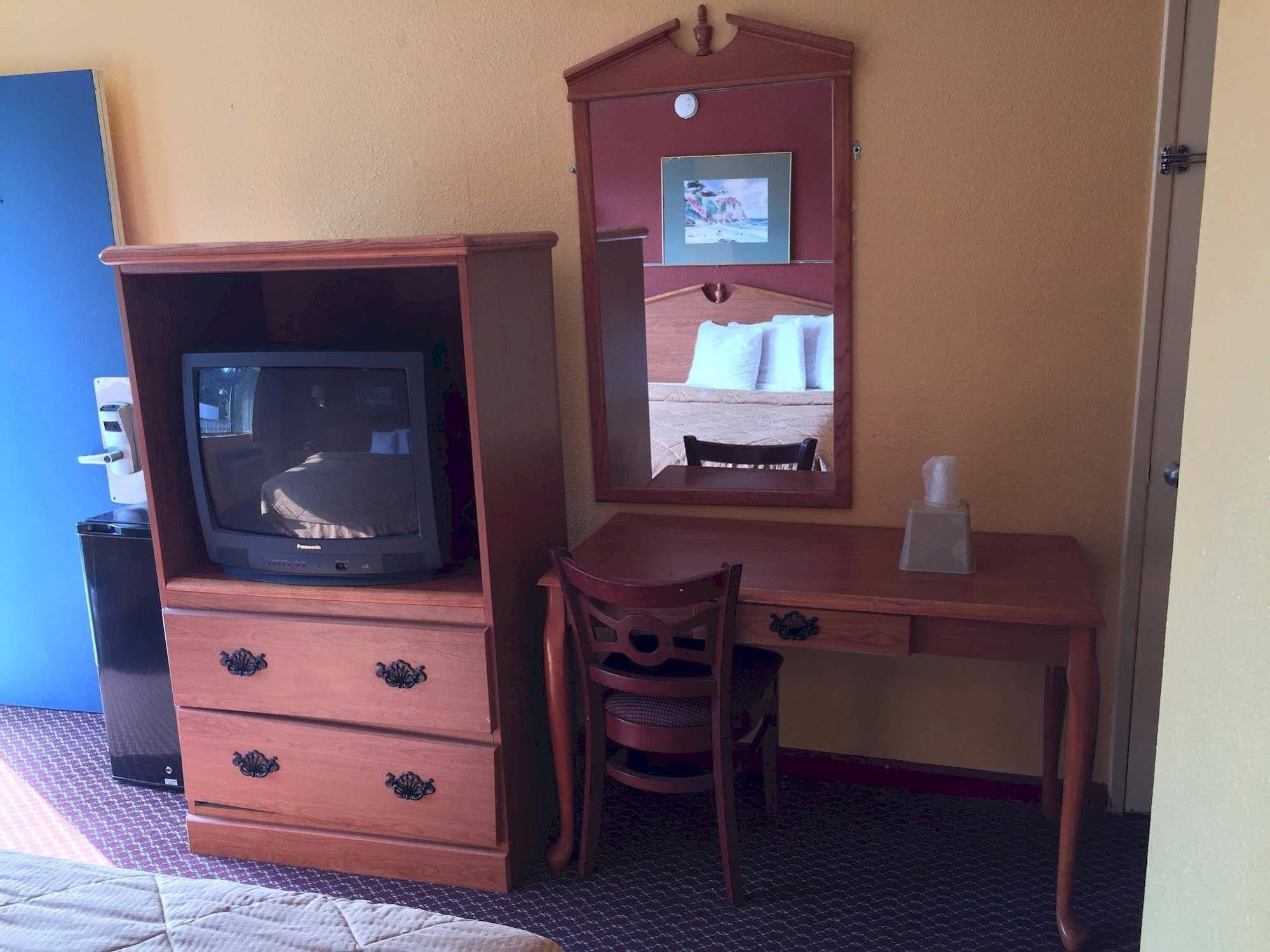 Super 7 Inn Little Rock