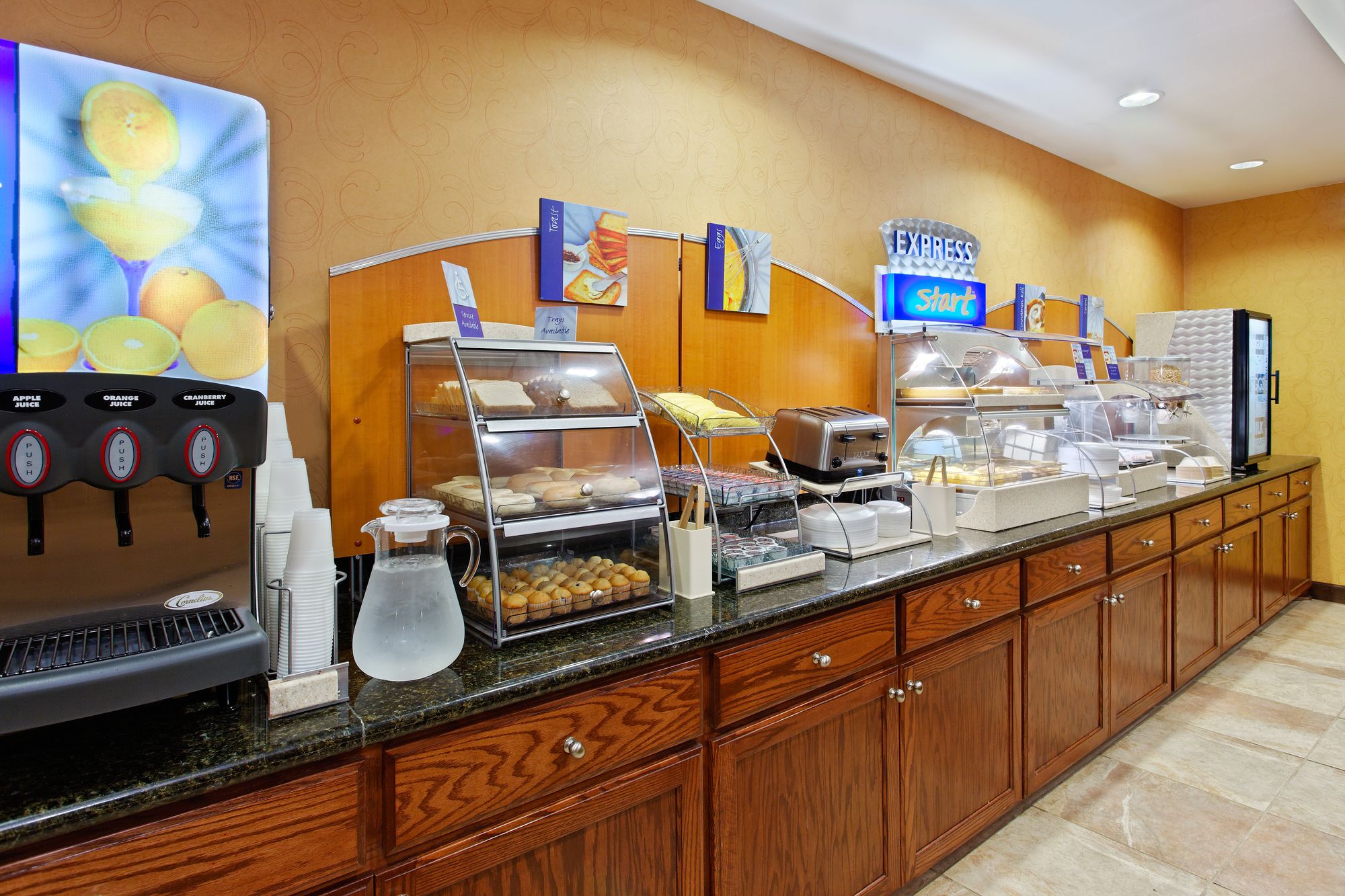 Holiday Inn Express Hotel & Suites Malvern