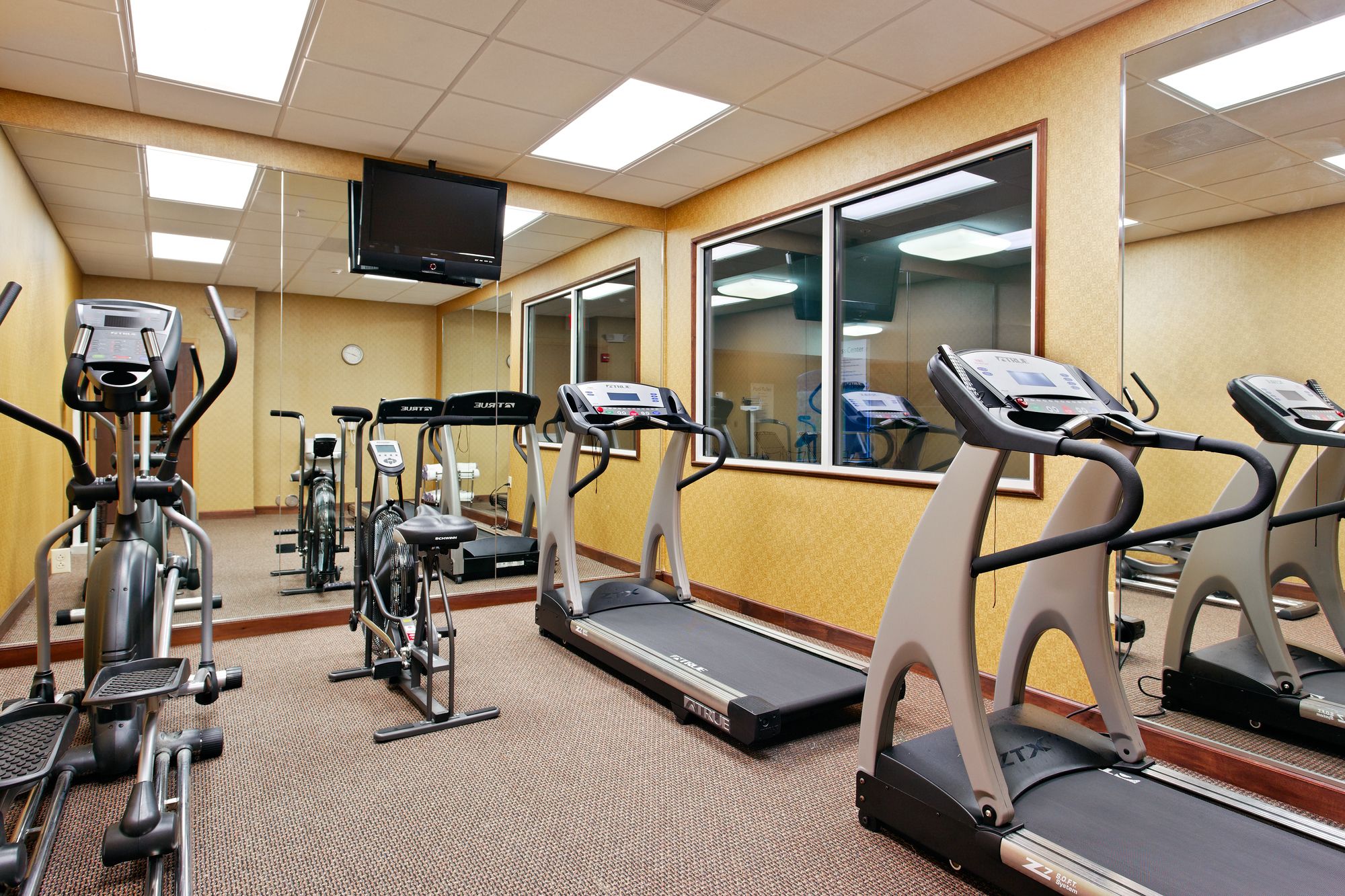 Holiday Inn Express Hotel & Suites Malvern