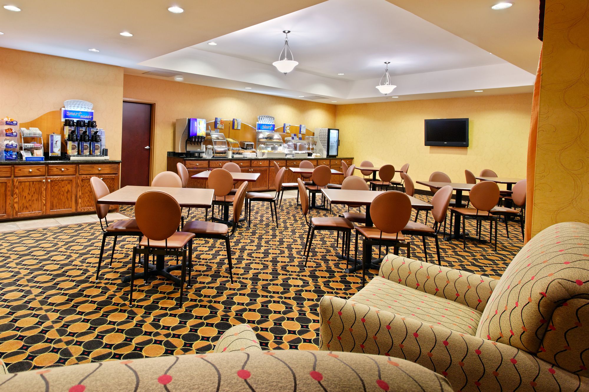 Holiday Inn Express Hotel & Suites Malvern