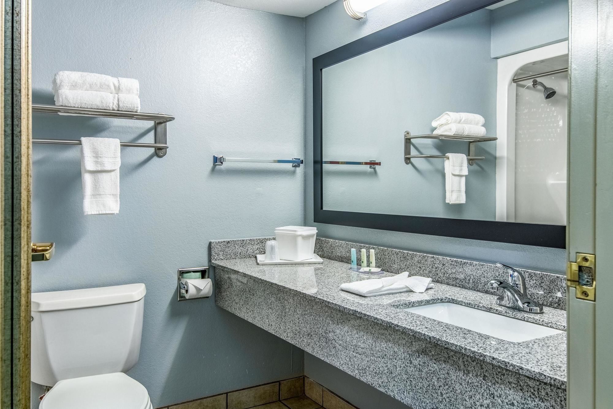 Quality Suites Maumelle - Little Rock NW