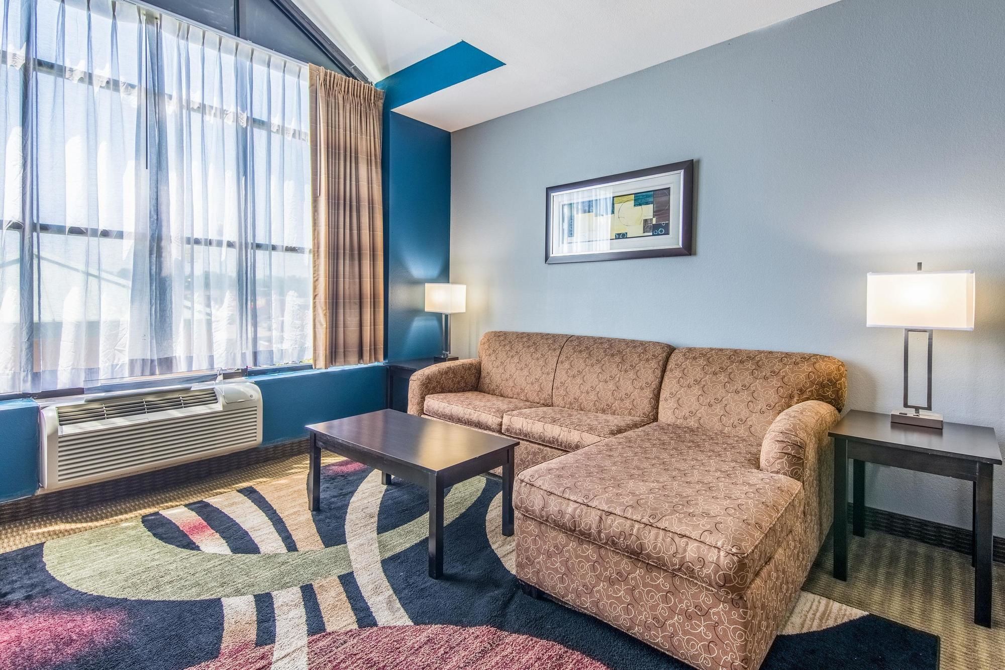 Quality Suites Maumelle - Little Rock NW