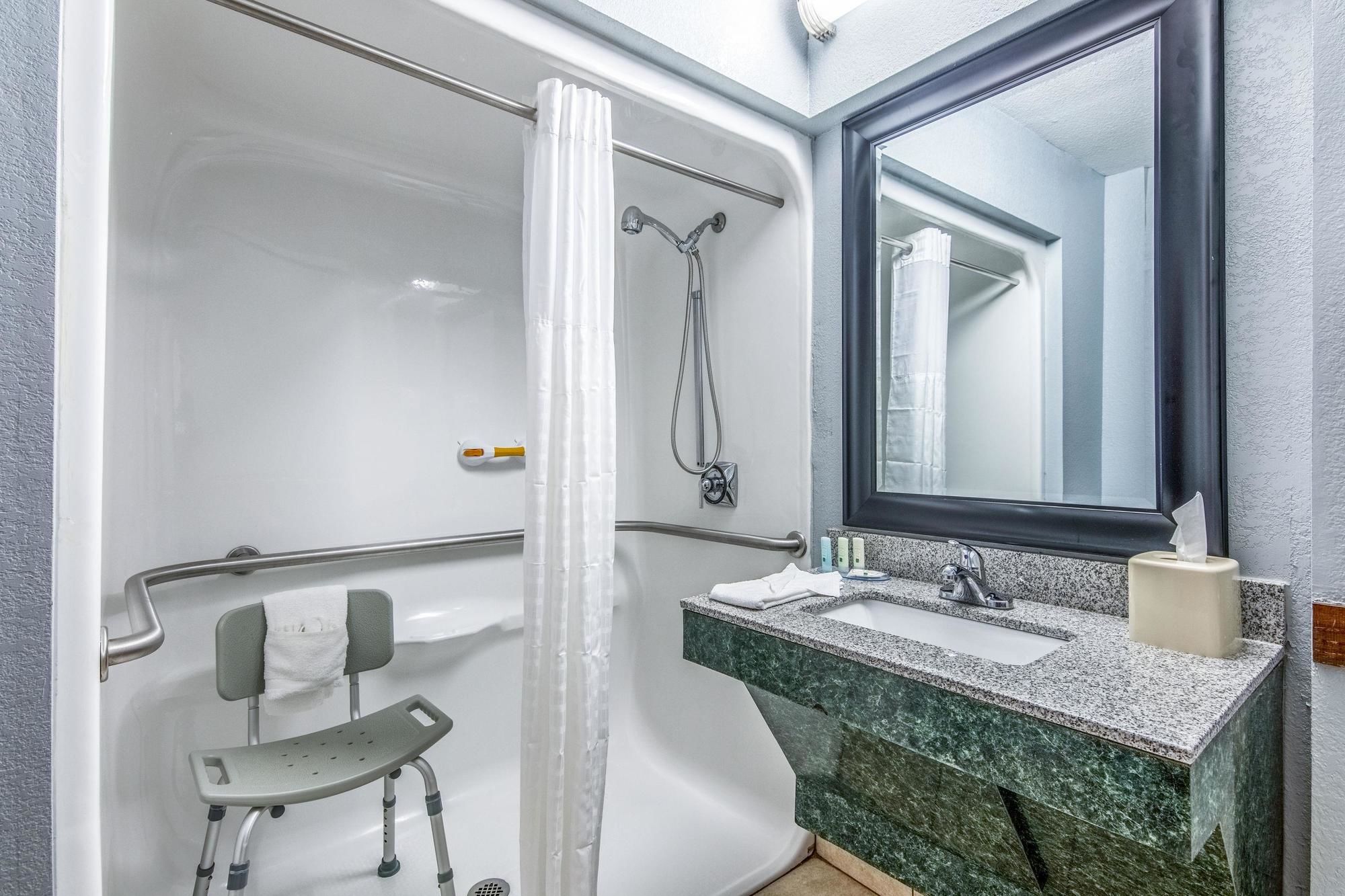 Quality Suites Maumelle - Little Rock NW