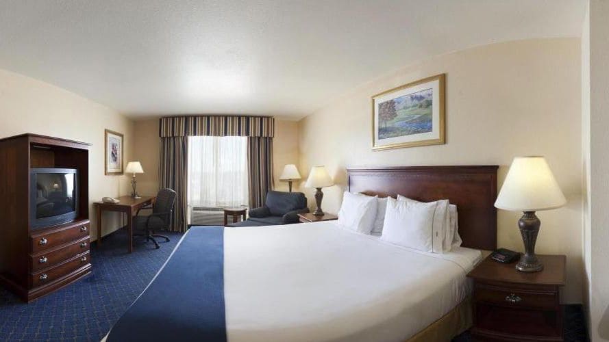 Holiday Inn Express & Suites Mountain Home