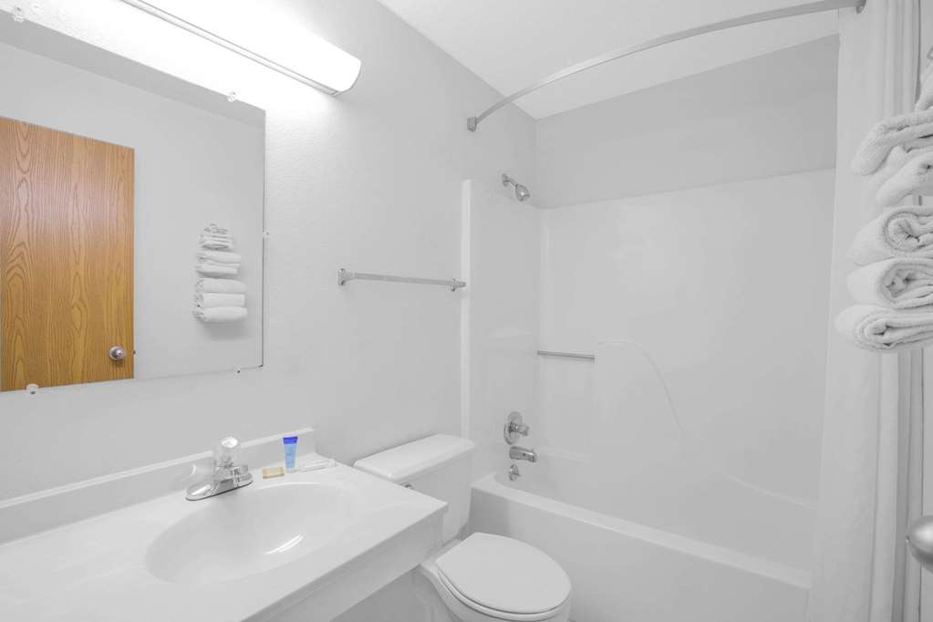 Super 8 by Wyndham Mountain Home