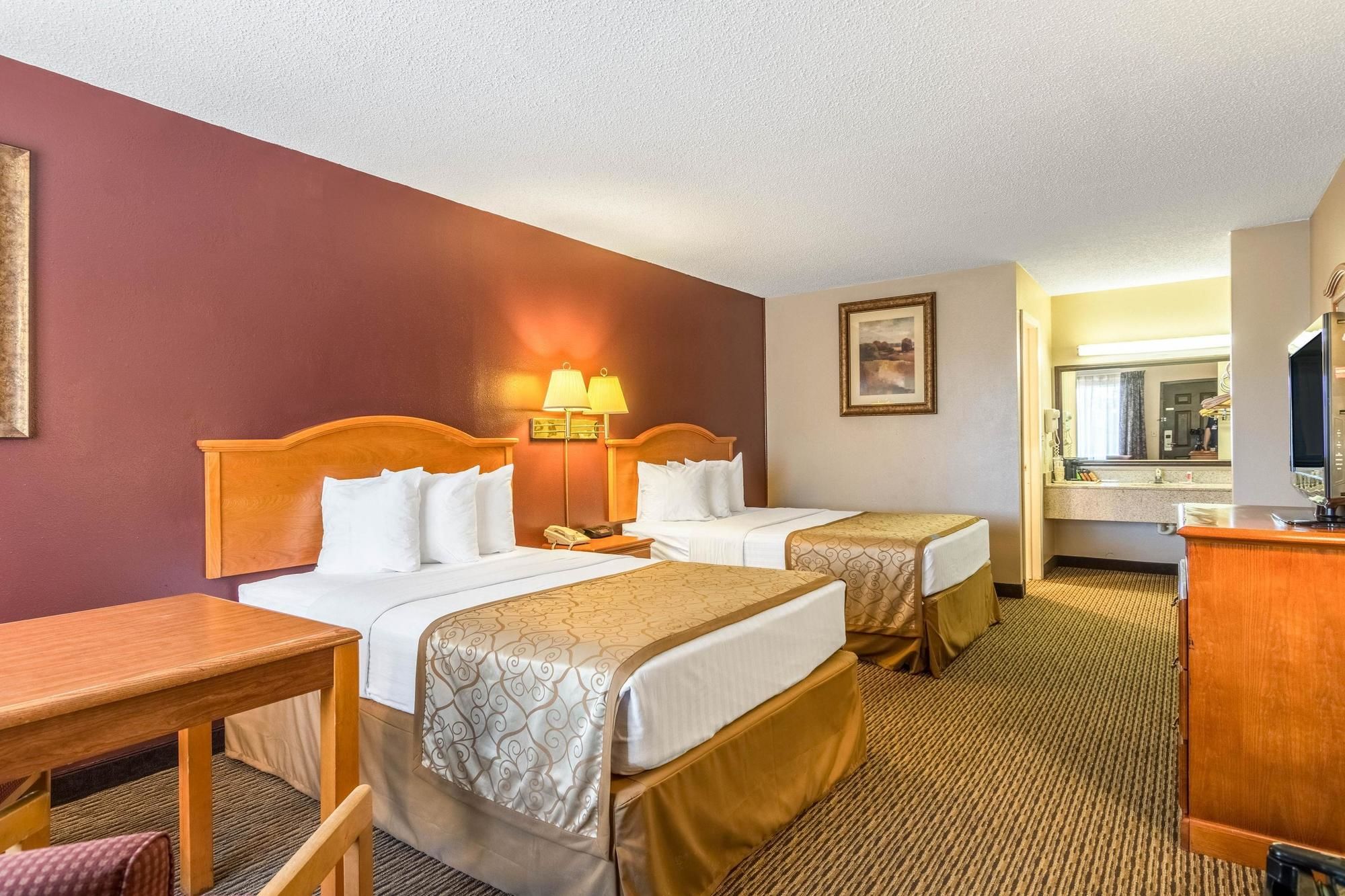 The Parkwood Inn & Suites