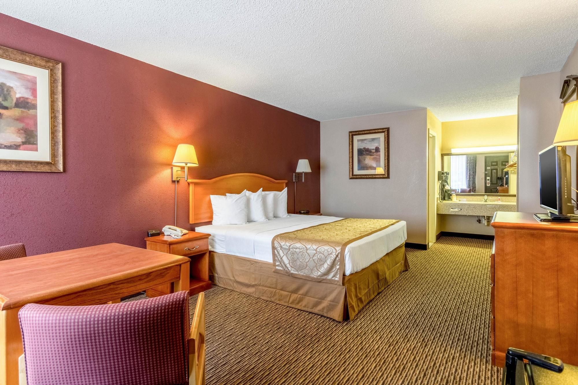 The Parkwood Inn & Suites