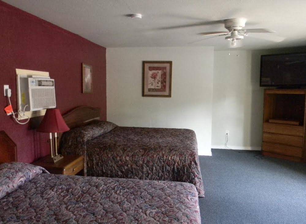 Little Shamrock Motel