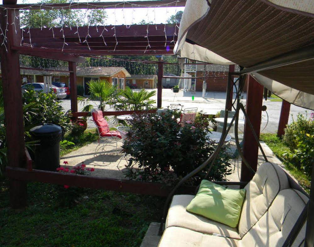 Little Shamrock Motel