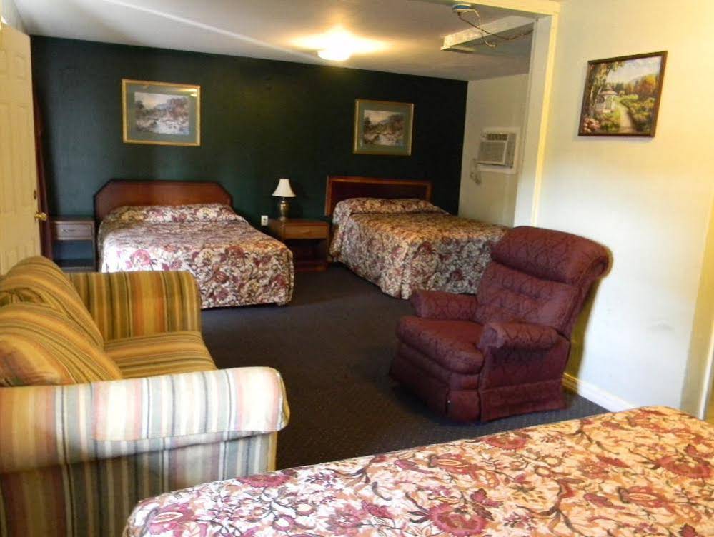 Little Shamrock Motel