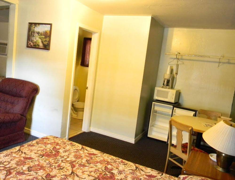Little Shamrock Motel
