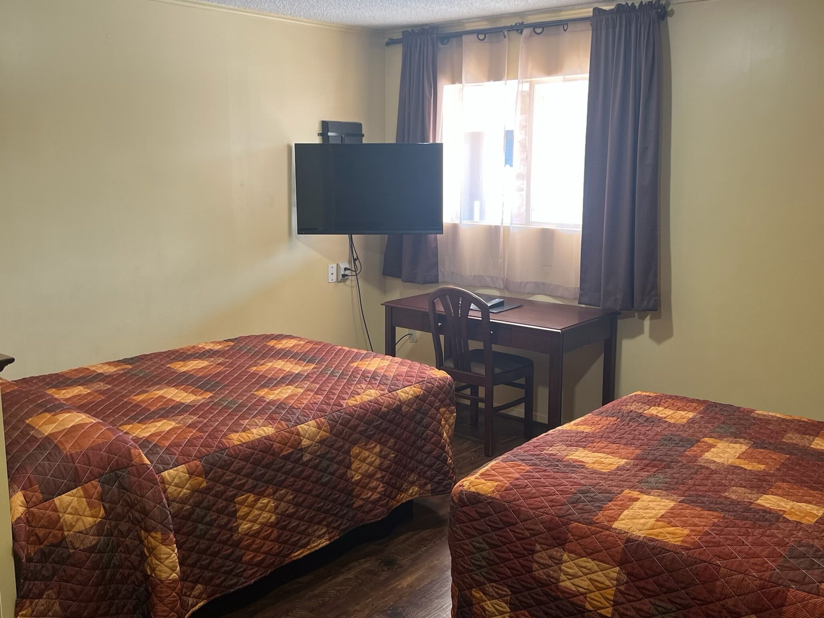 Yellow Diamond Inn