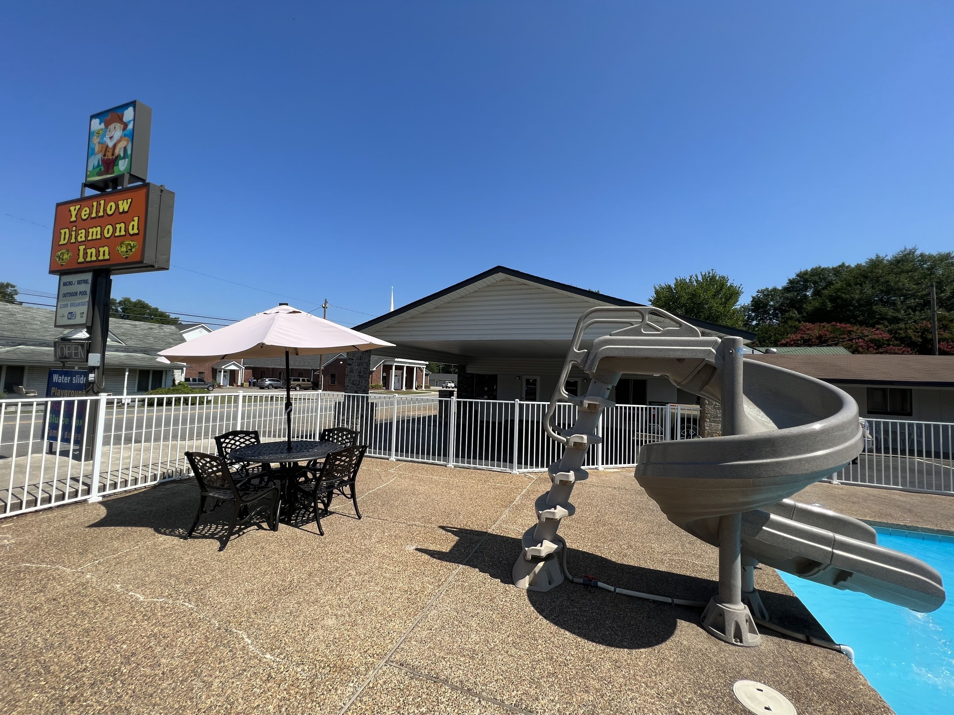 Yellow Diamond Inn