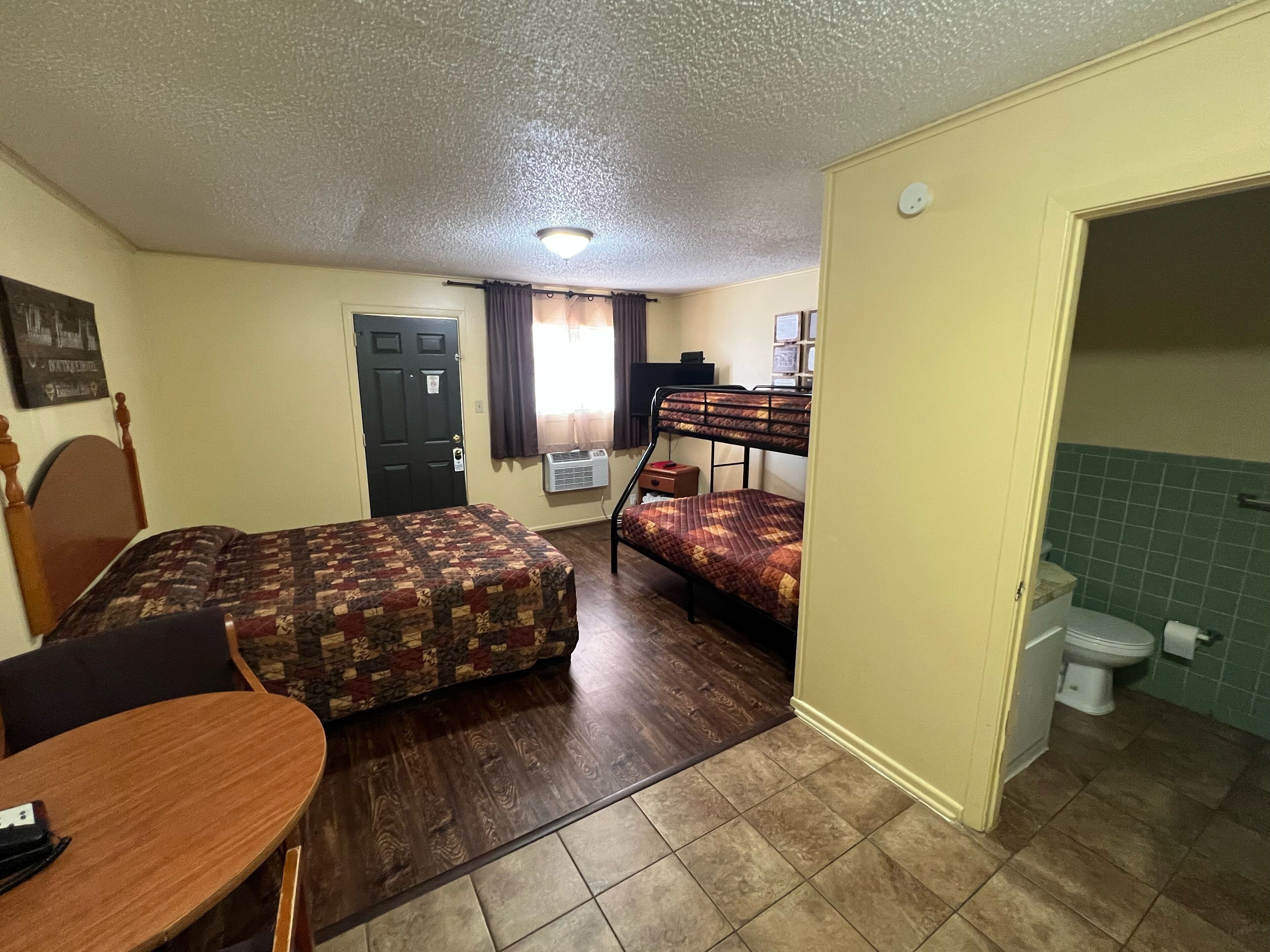 Yellow Diamond Inn