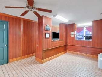 Days Inn by Wyndham Newport
