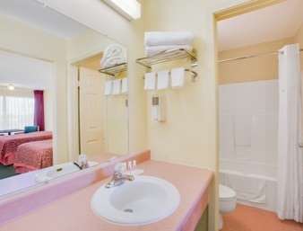 Days Inn by Wyndham Newport