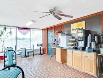Days Inn by Wyndham Newport