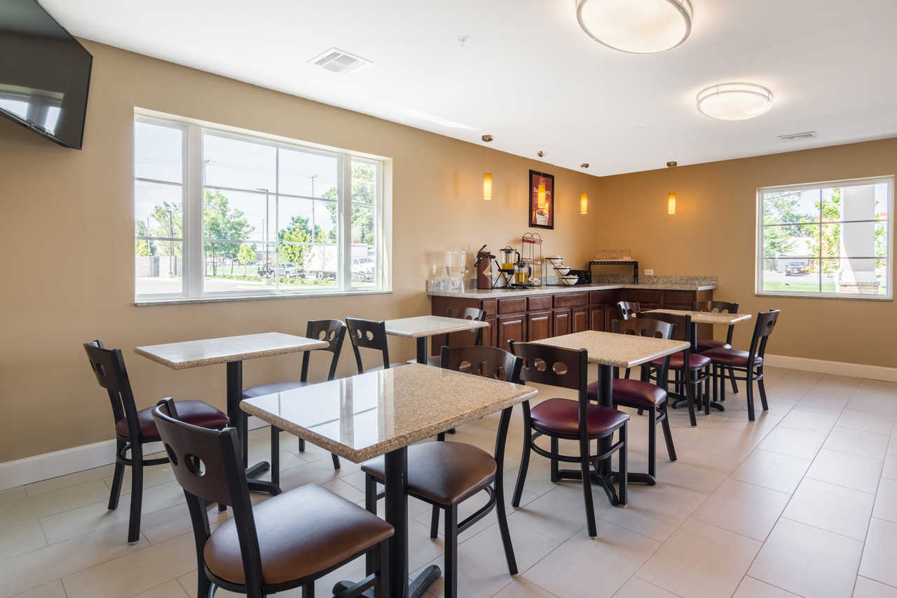Econo Lodge Inn & Suites North Little Rock near Riverfront