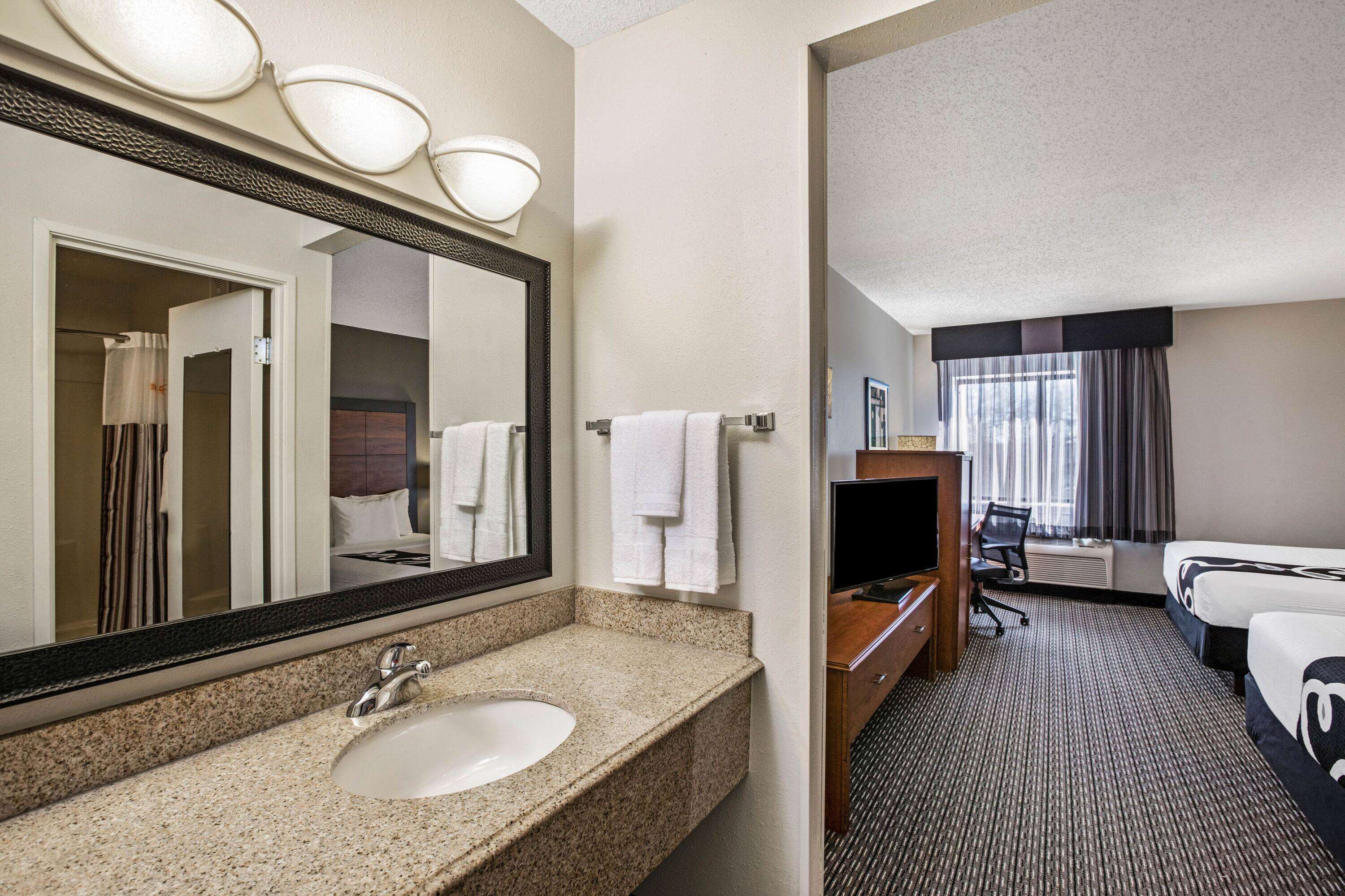 La Quinta Inn & Suites by Wyndham N Little Rock-McCain Mall