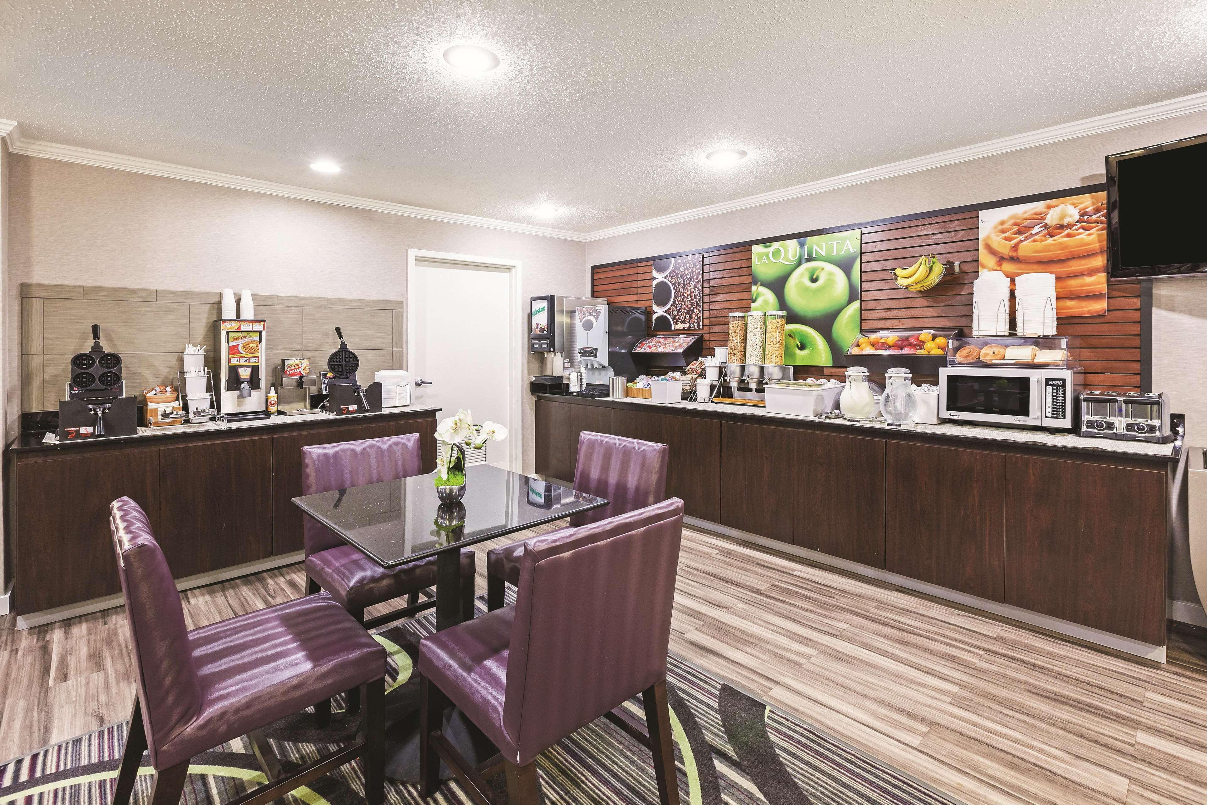La Quinta Inn & Suites by Wyndham N Little Rock-McCain Mall
