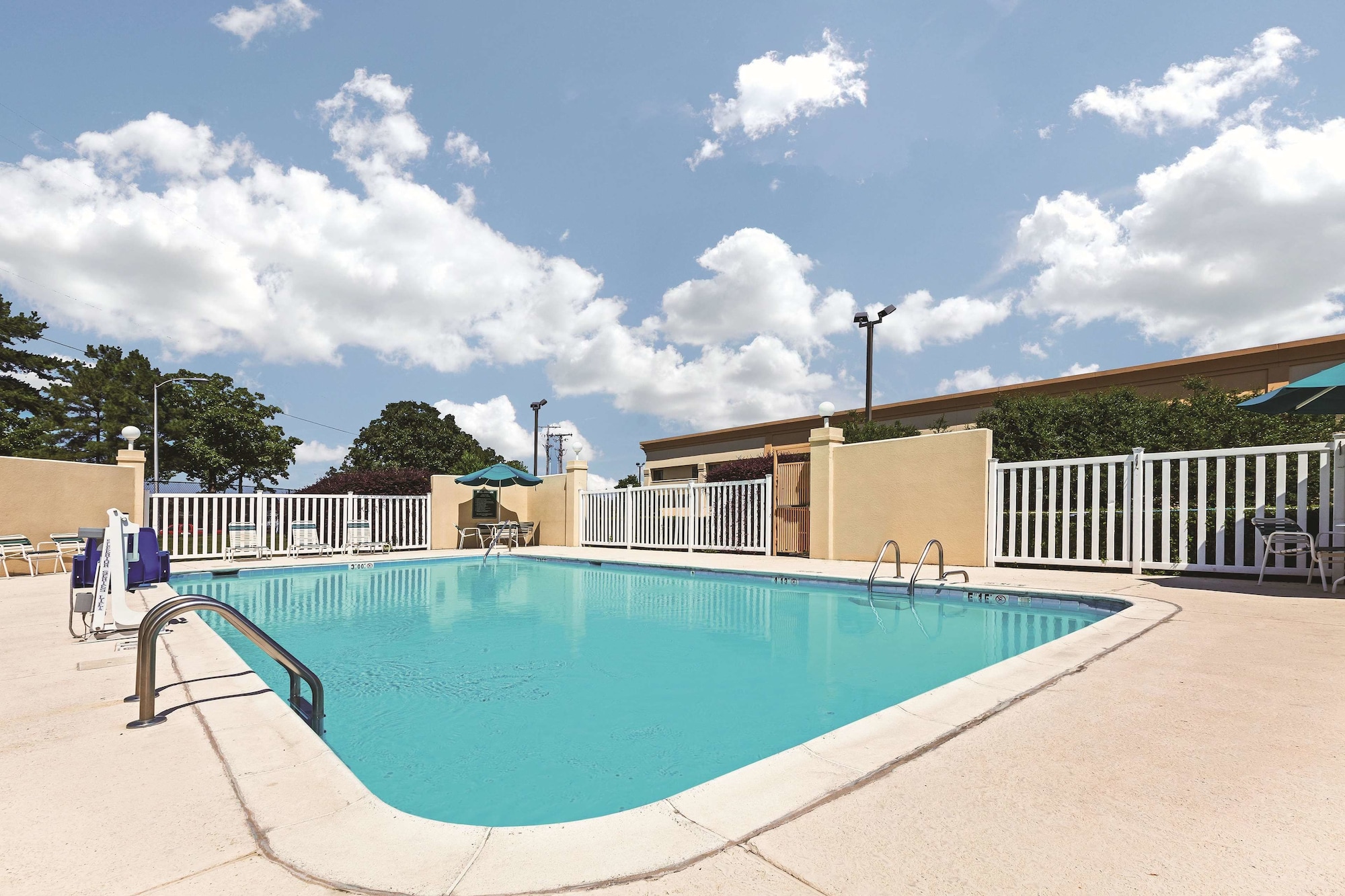 La Quinta Inn & Suites by Wyndham N Little Rock-McCain Mall
