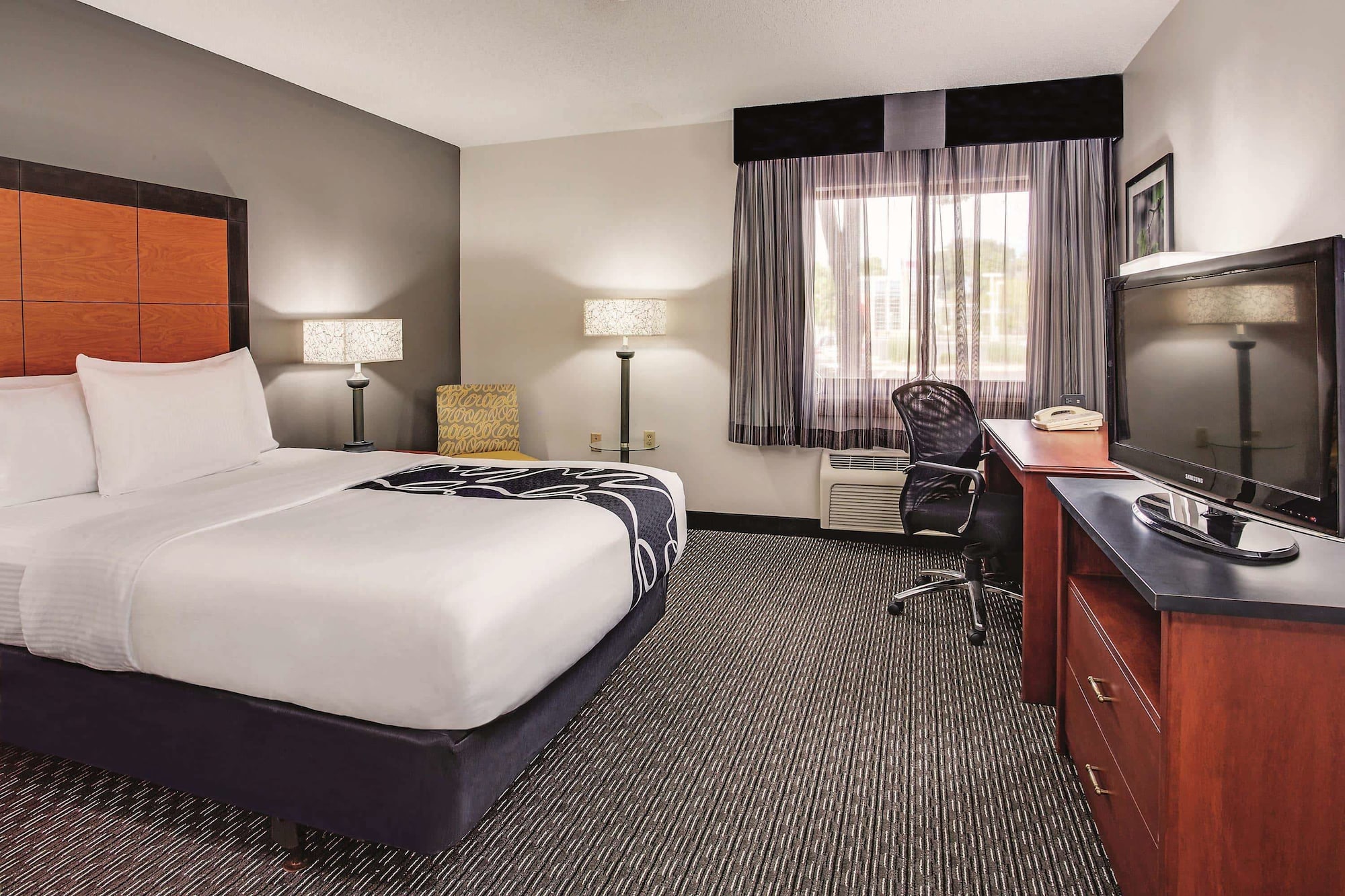 La Quinta Inn & Suites by Wyndham N Little Rock-McCain Mall