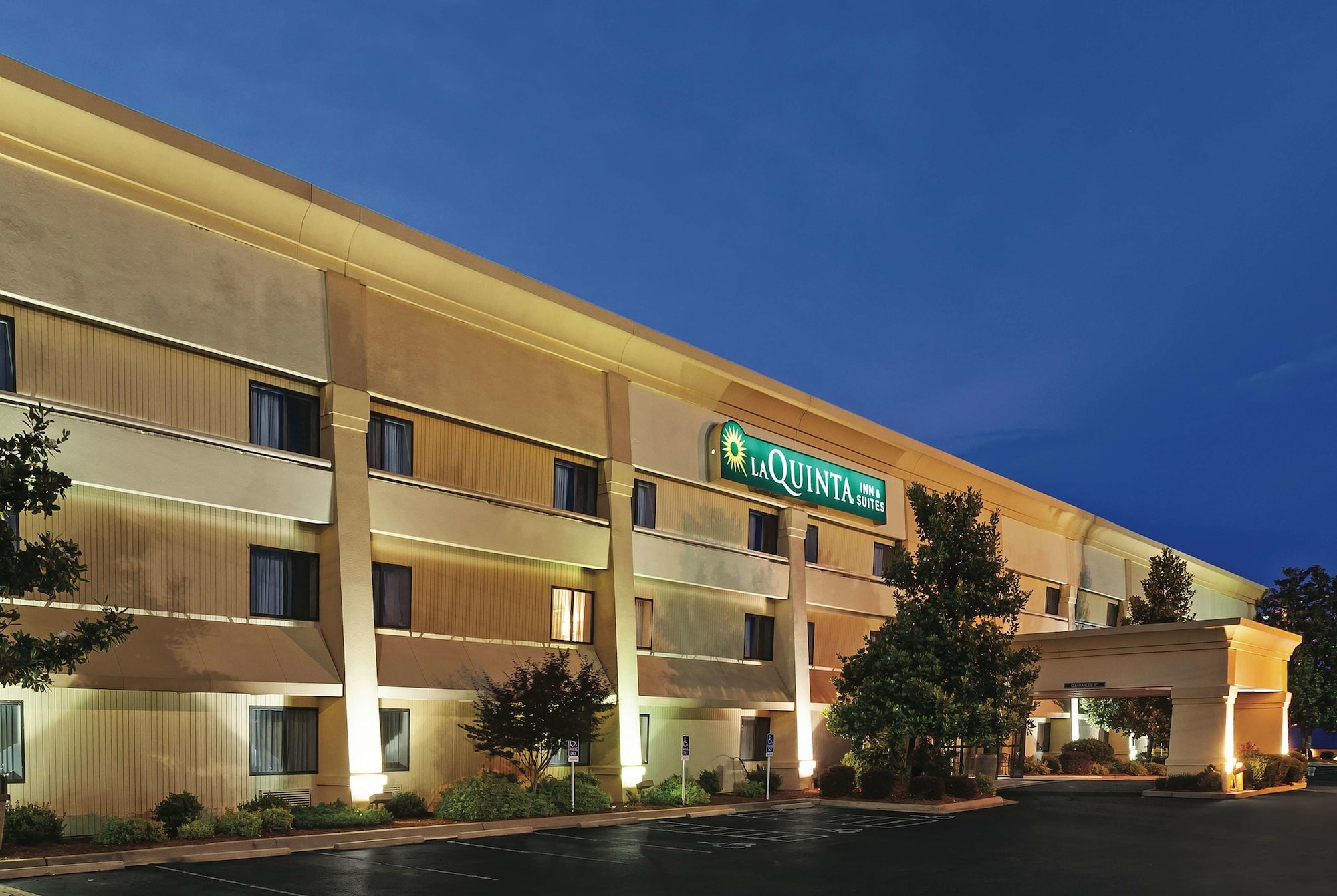 La Quinta Inn & Suites by Wyndham N Little Rock-McCain Mall