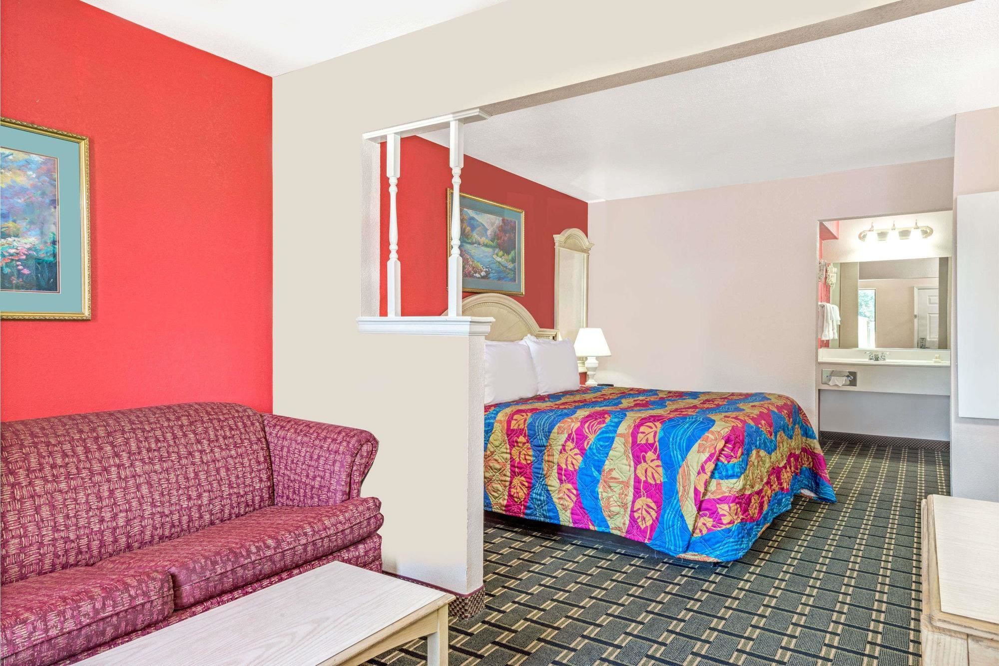 Days Inn & Suites by Wyndham Osceola AR