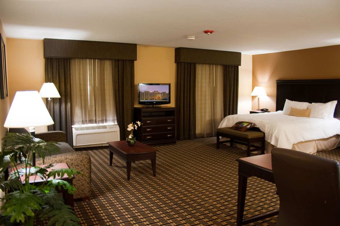 Hampton Inn & Suites Pine Bluff
