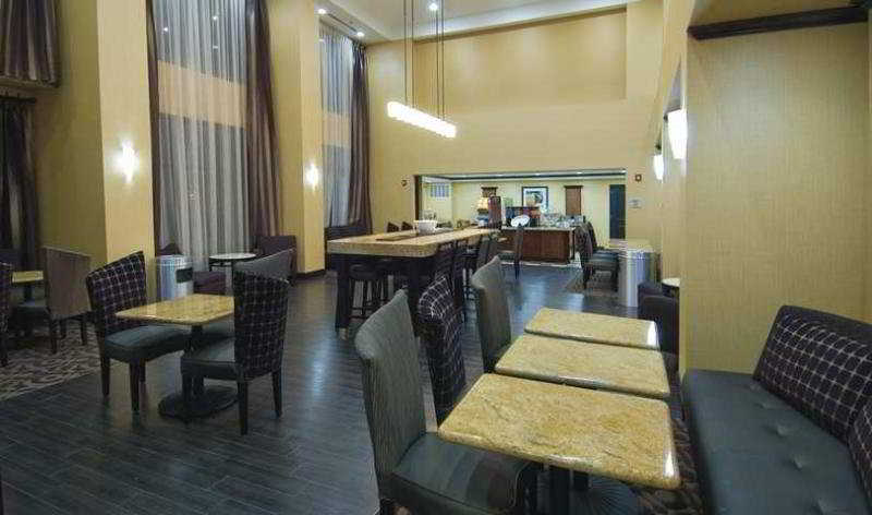Hampton Inn & Suites Pine Bluff