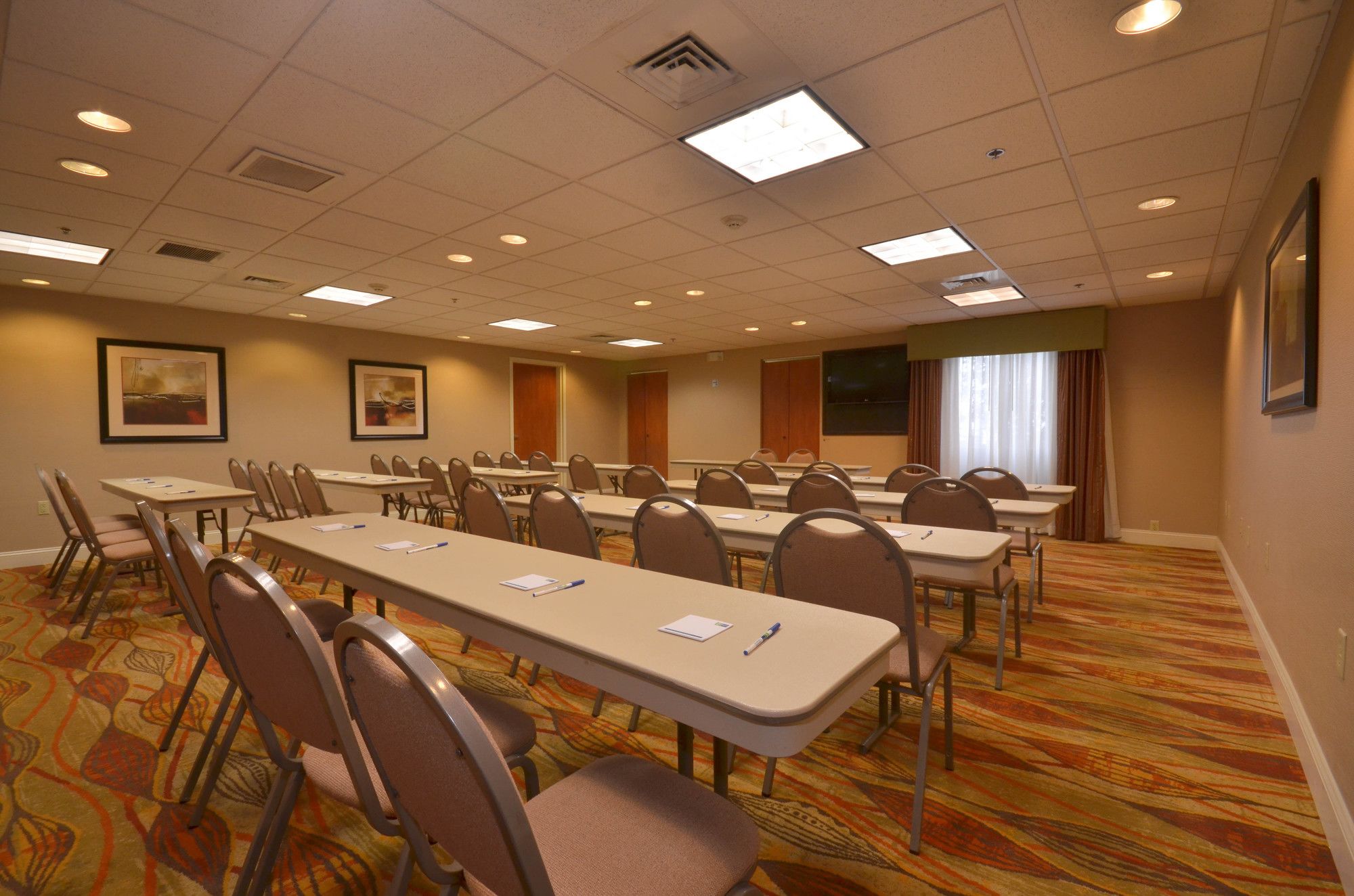 Holiday Inn Express & Suites Pine Bluff/Pines Mall