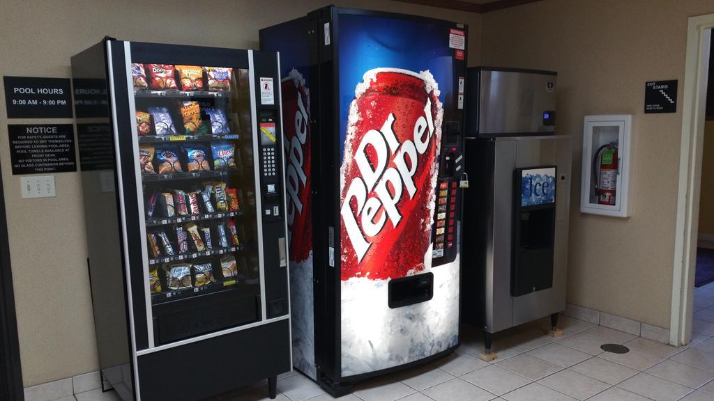 Super 8 by Wyndham Pine Bluff