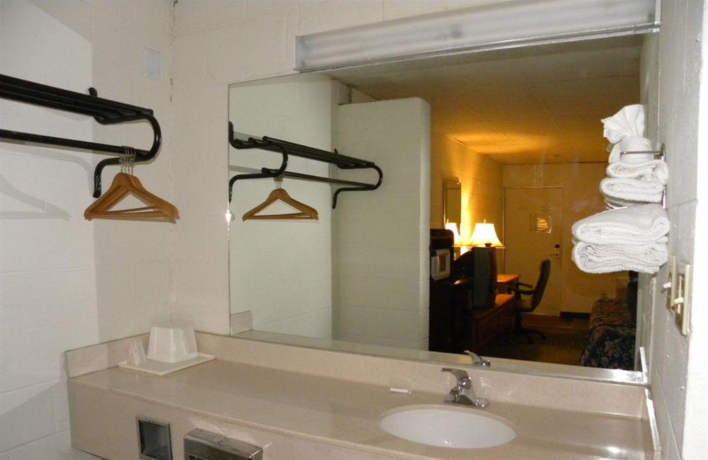 Guest Inn Rogers