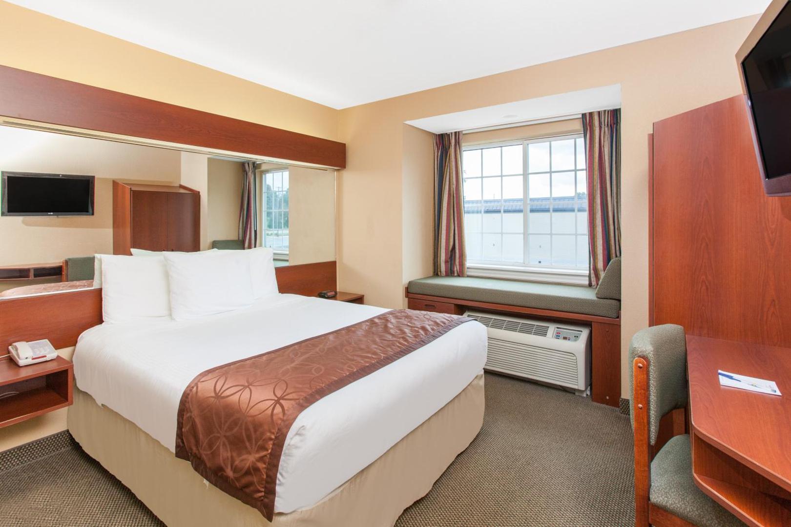 Microtel Inn & Suites by Wyndham Rogers