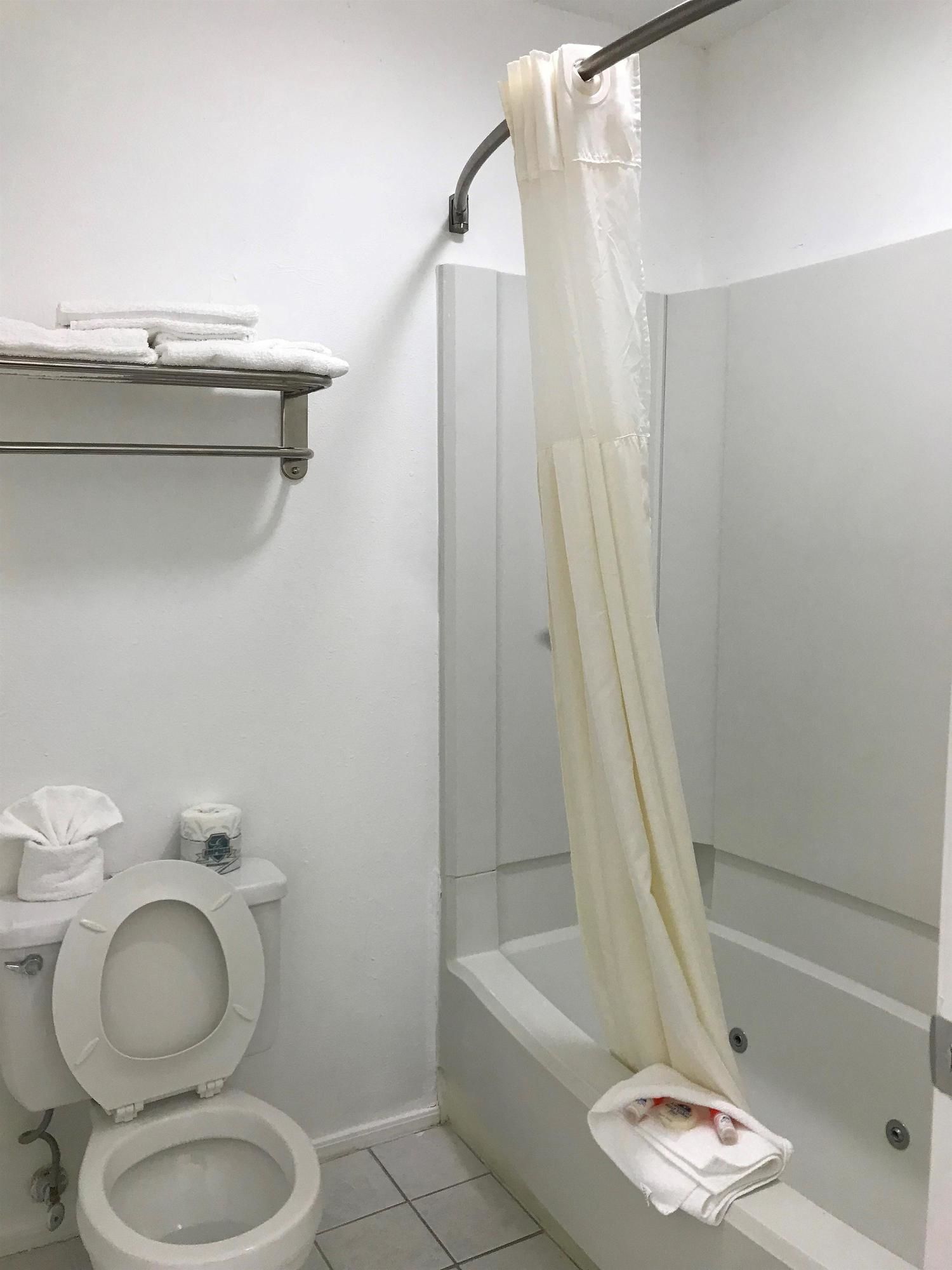Americas Best Value Inn & Suites Russellville