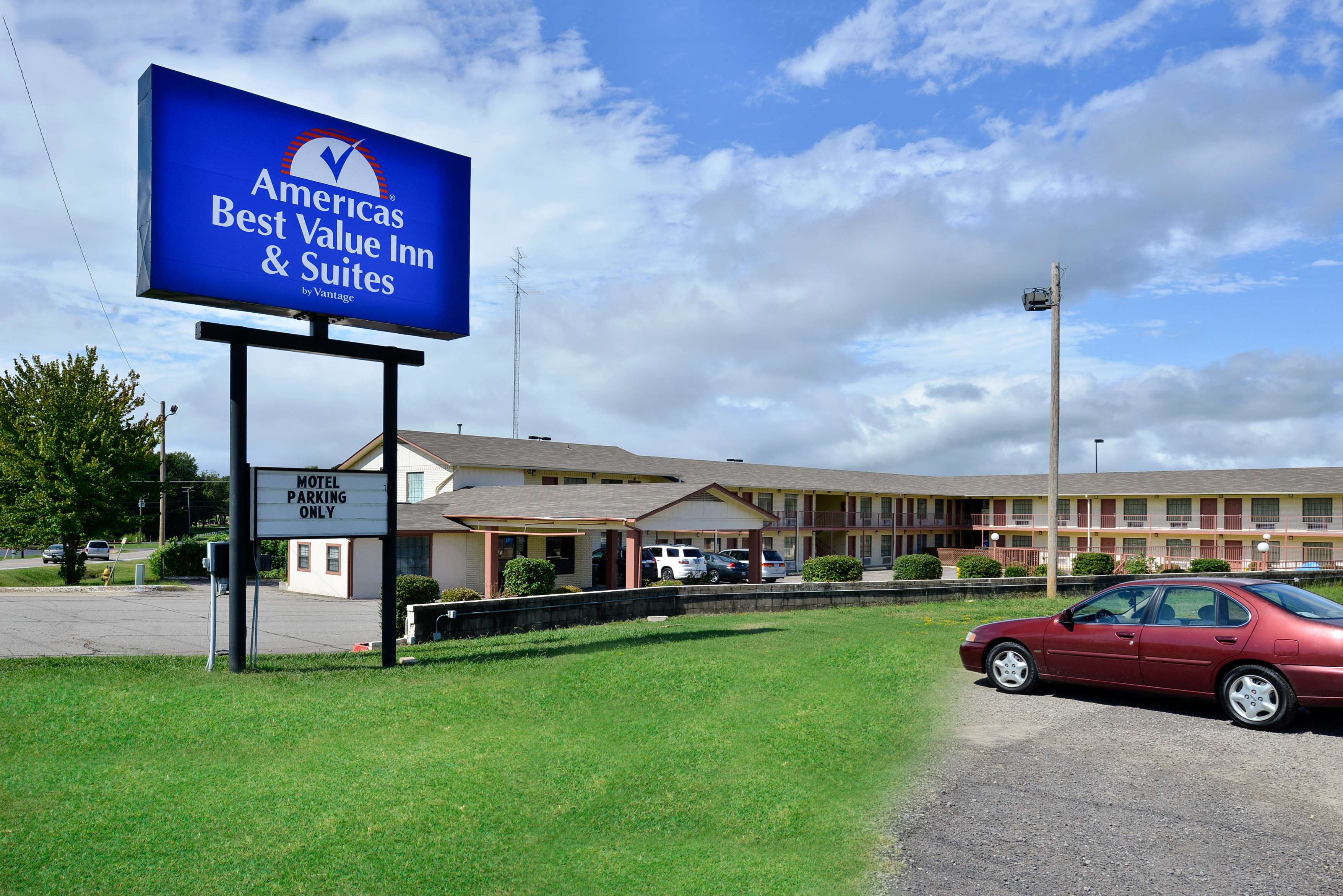 Americas Best Value Inn & Suites Russellville