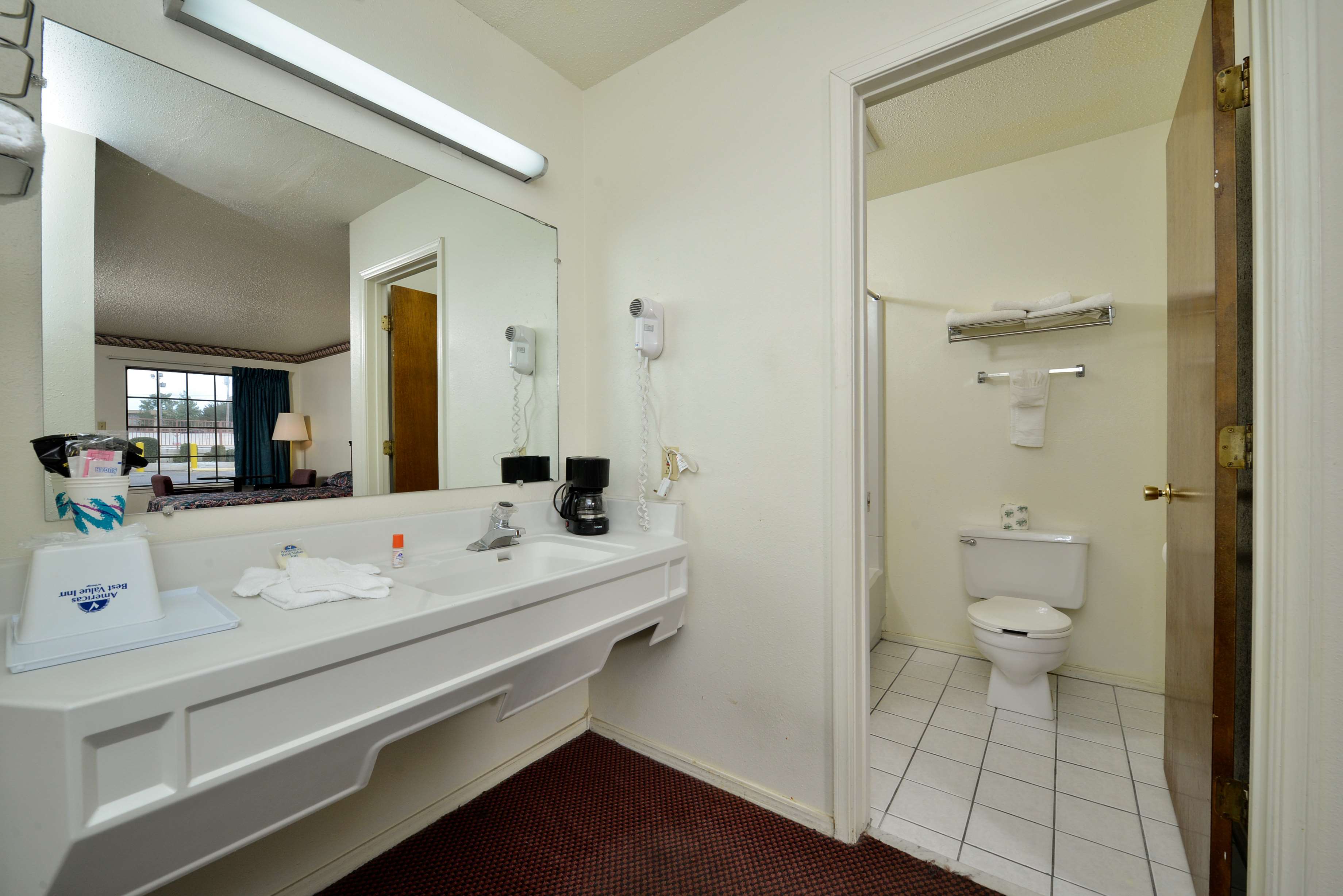 Americas Best Value Inn & Suites Russellville