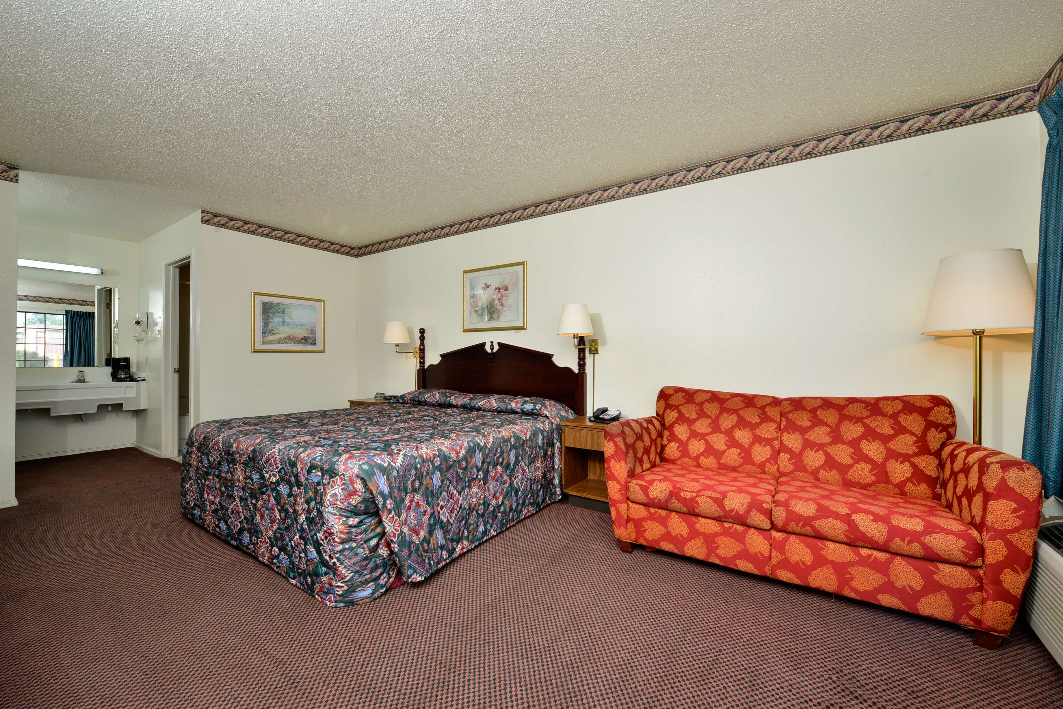 Americas Best Value Inn & Suites Russellville