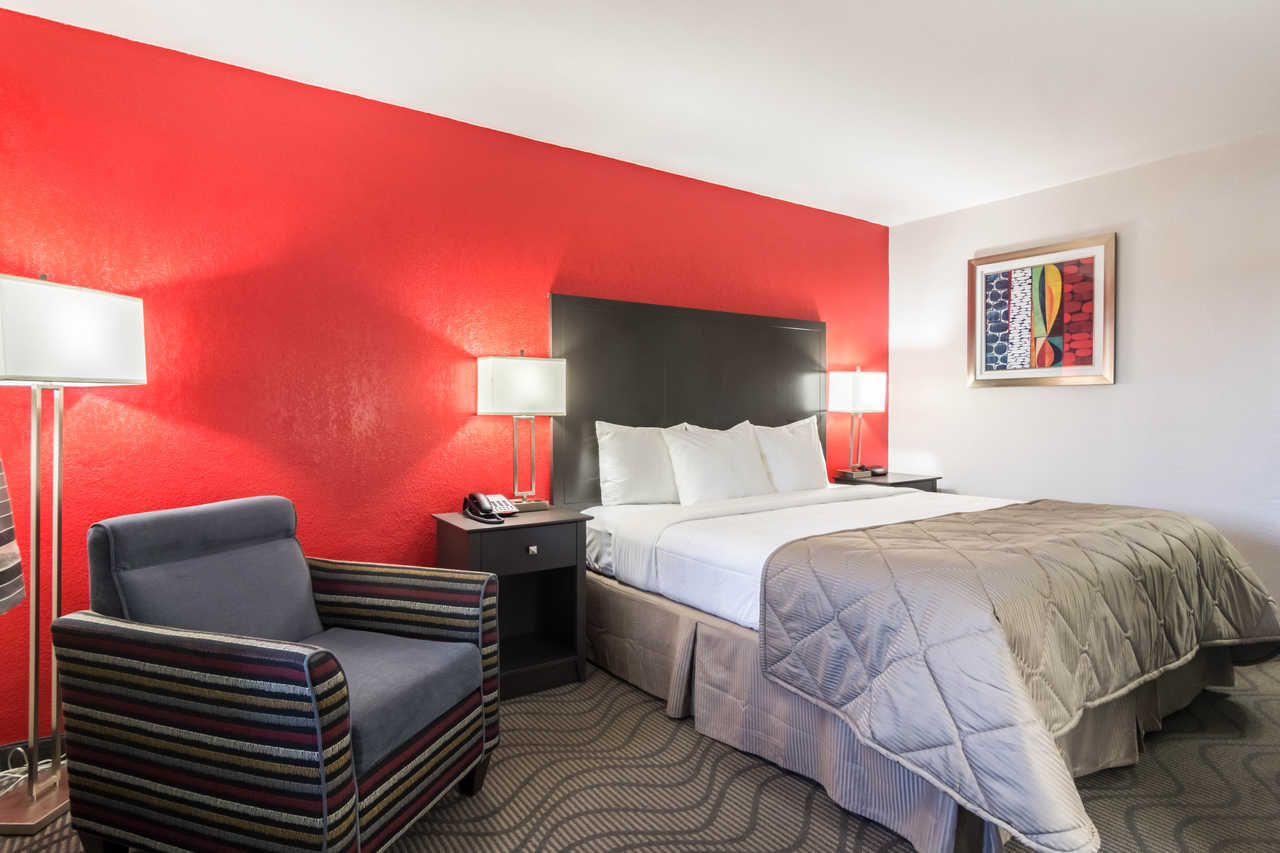 Clarion Inn & Suites Russellville I-40