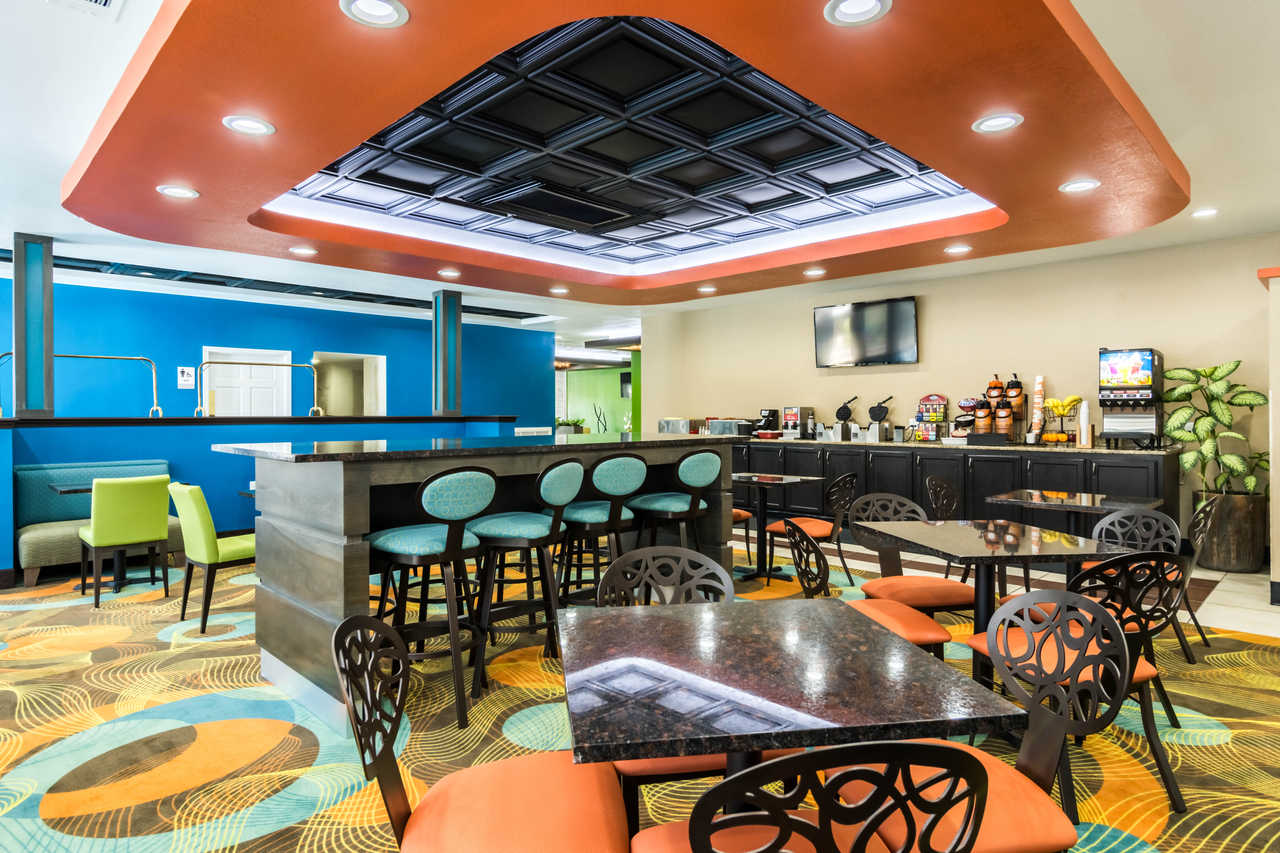 Clarion Inn & Suites Russellville I-40