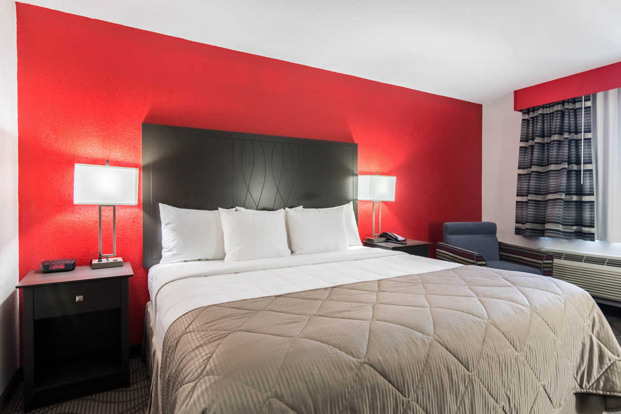 Clarion Inn & Suites Russellville I-40